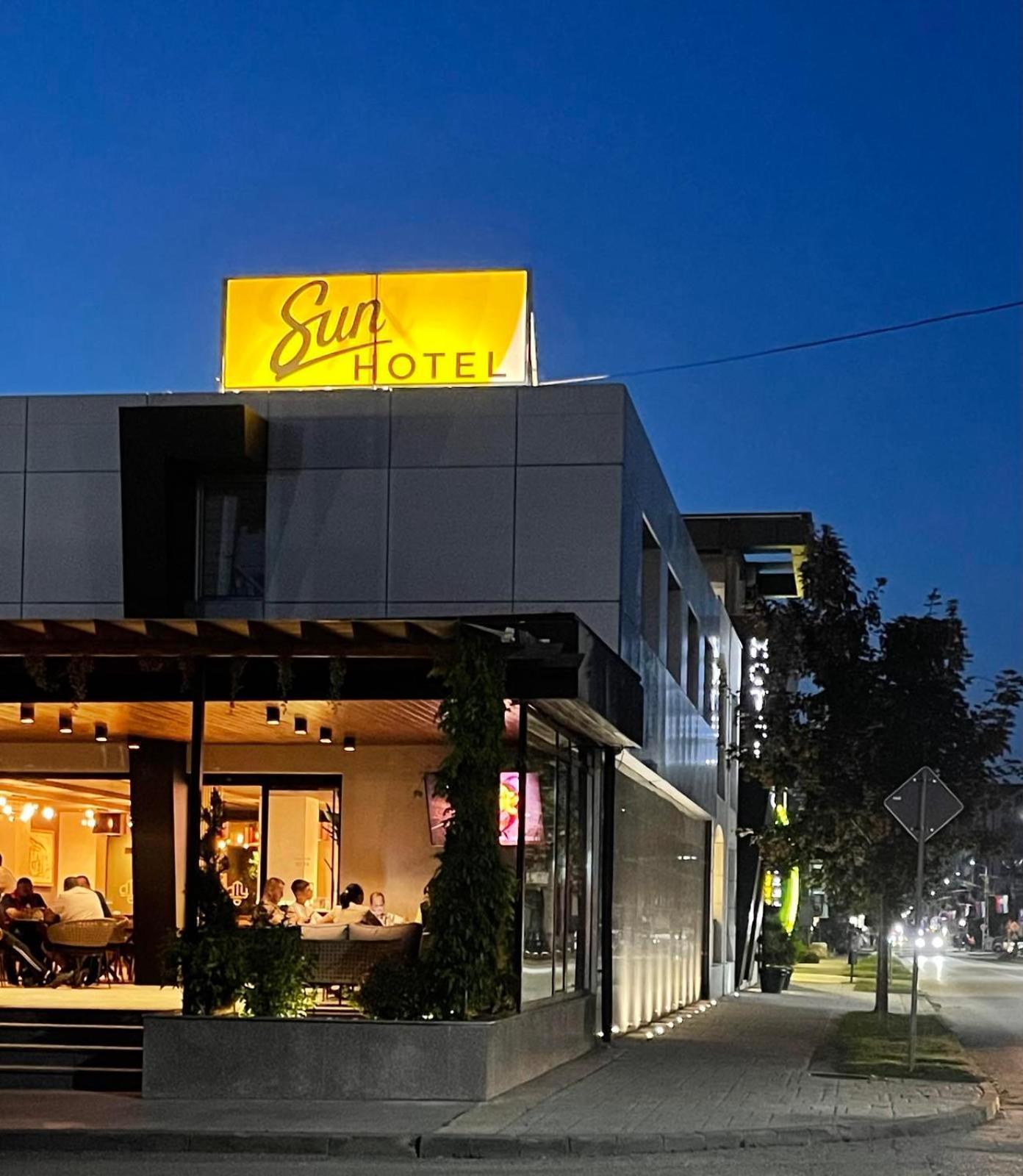 Hotel Sun لوزنيكا المظهر الخارجي الصورة