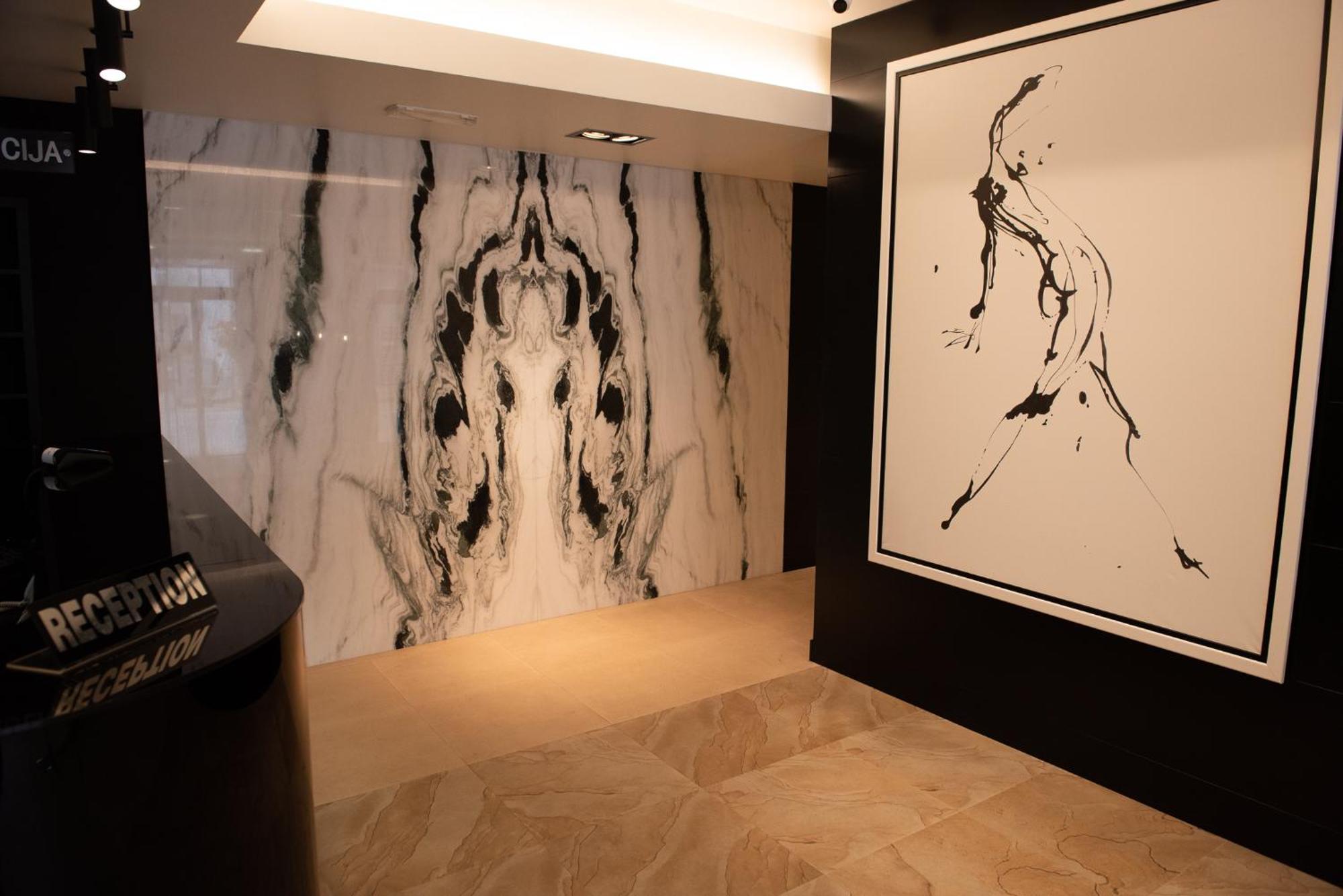 Hotel Sun لوزنيكا المظهر الخارجي الصورة
