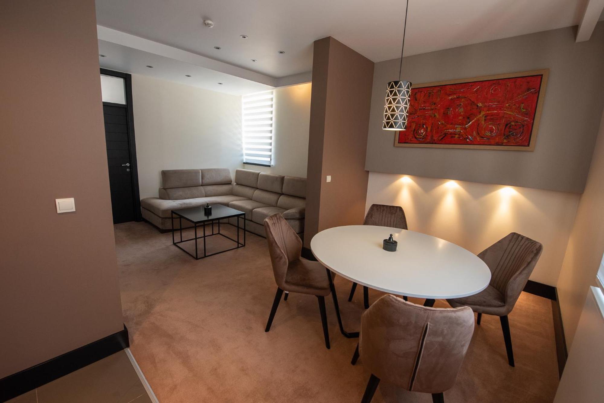 Hotel Sun لوزنيكا المظهر الخارجي الصورة